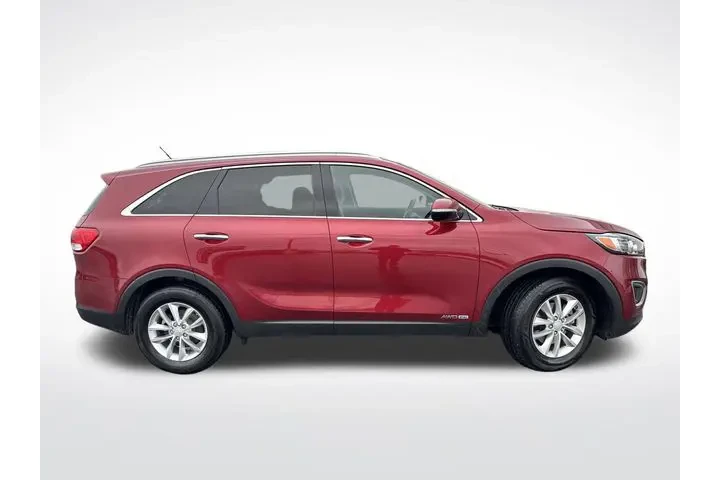 $9898 : Pre-Owned 2016 Sorento LX image 1