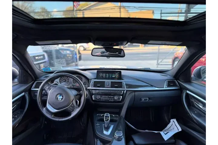 2017 BMW 3 SERIES2017 BMW 3 S image 5