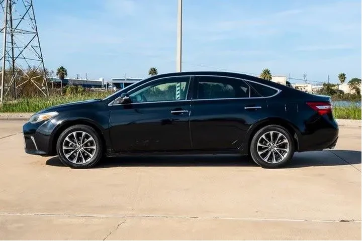 $12532 : Toyota Avalon 2016 XLE 4dr S image 5