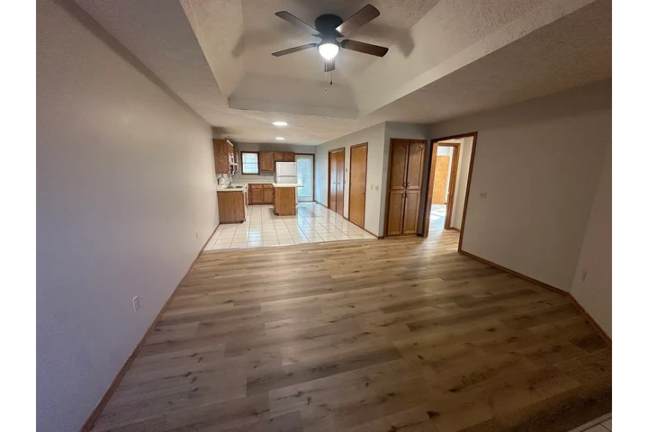 $1150 : 2 bed 2 baths Townhouse image 5