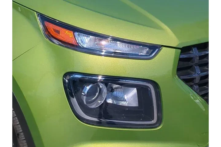 $16554 : Hyundai VENUE 2023 SEL 4dr C image 9