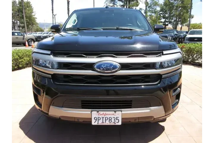 $39466 : Ford Expedition 2024 4x2 XLT image 7
