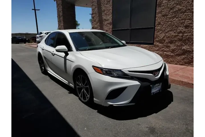 $18974 : Toyota Camry 2019 SE 4dr Sed image 4