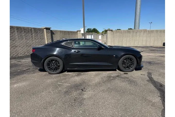 $26982 : Chevrolet Camaro 2021 LS 2dr image 8