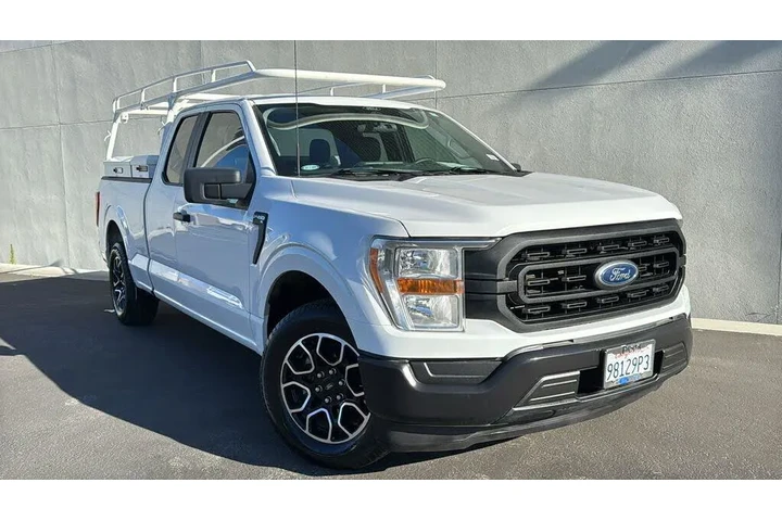 $33855 : Ford F-150 2022 4x2 XL 4dr S image 1