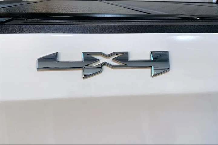 $33492 : GMC Sierra 1500 2023 4x4 Ele image 7