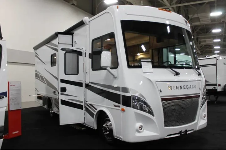 $69999 : 2020 Winnebago Intent 28y image 1