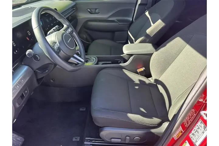 $19892 : Hyundai KONA 2024 SEL 4dr Cr image 9