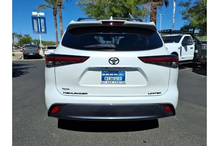 $37963 : Toyota Highlander 2023 L 4dr image 5