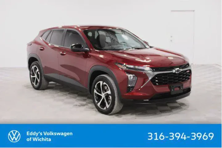 $23923 : Chevrolet Trax 2025 RS 4dr C image 1