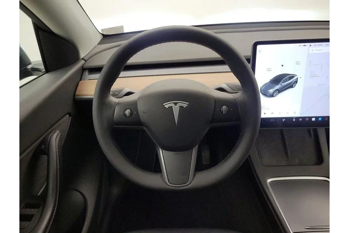 $32998 : Tesla Model Y 2022 AWD Long image 10