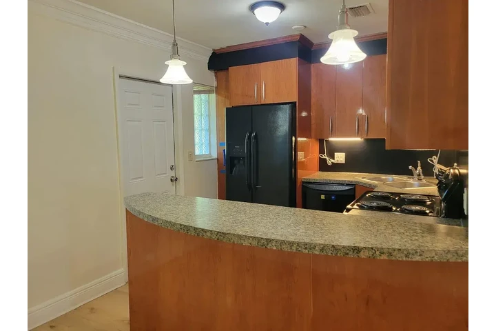 $1500 : North Miami Renta image 9