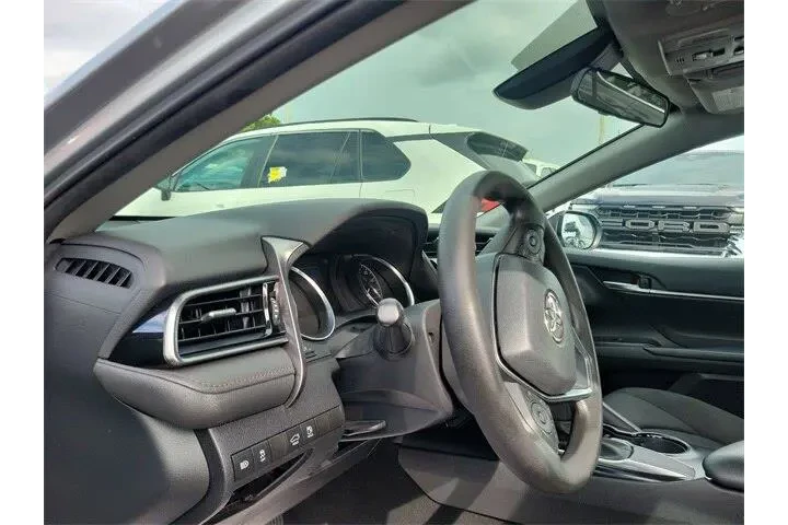 $11490 : Toyota Camry 2020 LE 4dr Sed image 8