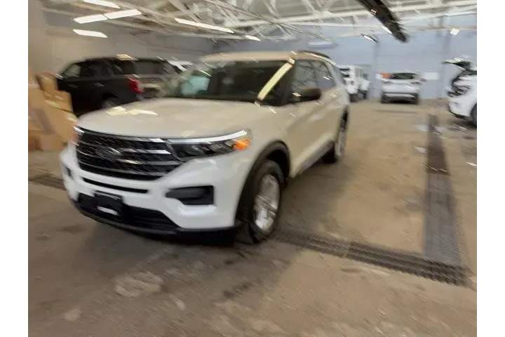$36990 : Ford Explorer 2024 AWD XLT 4 image 1