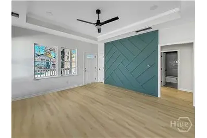 $2200 : Rental property with 3 bedro image 3