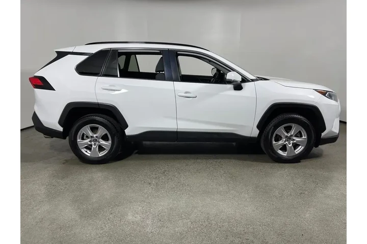 $21998 : Toyota RAV4 2020 XLE 4dr SUV image 2