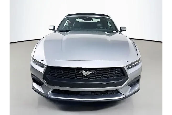 $32000 : Ford Mustang 2024 EcoBoost P image 2