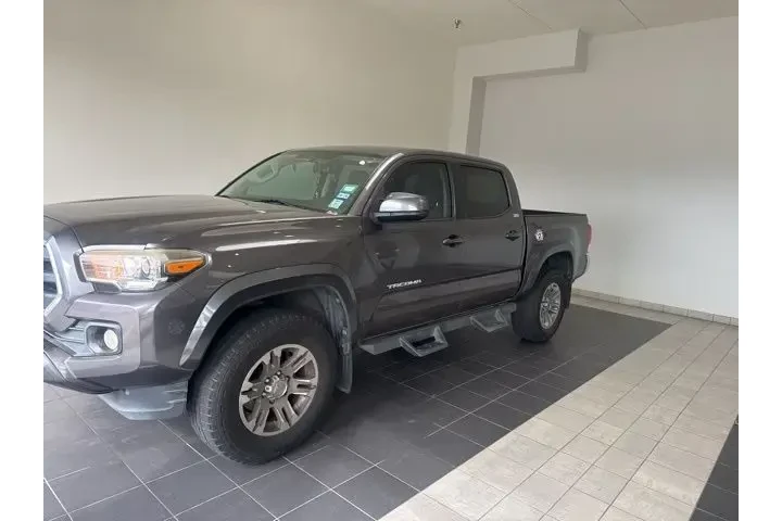 $24447 : Toyota Tacoma 2017 4x2 TRD O image 1