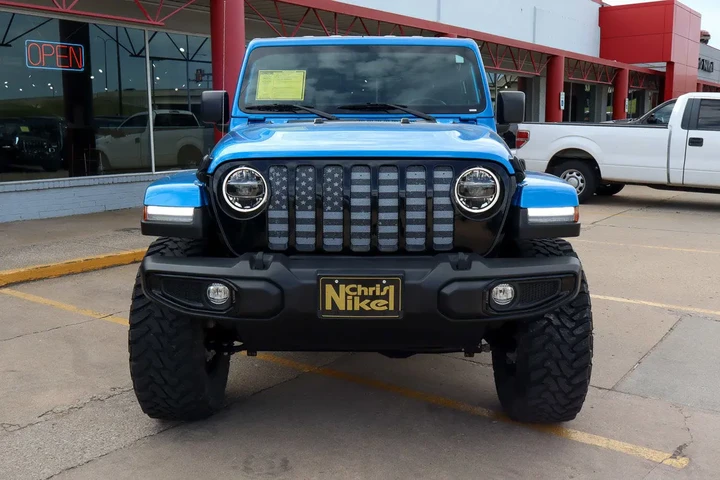 $38587 : 2022 Gladiator Willys 4x4 image 3