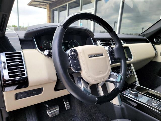 $29995 : 2017 Land Rover Range Rover S image 9