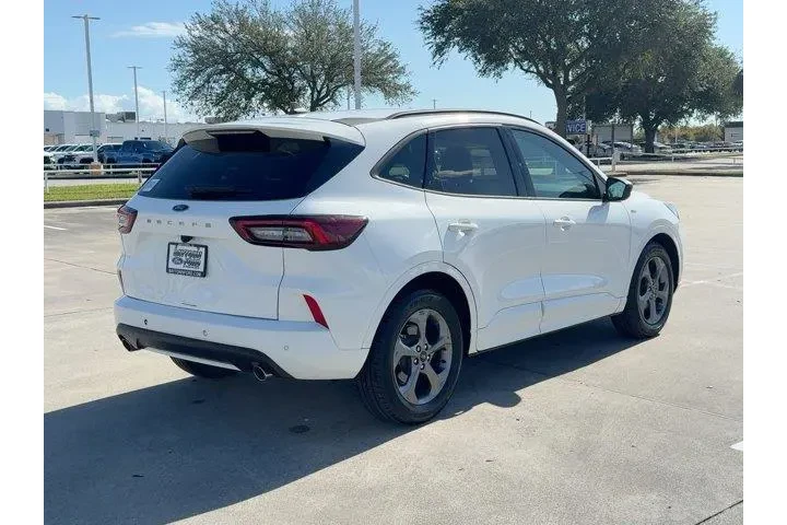 $19999 : Ford Escape 2023 ST-Line 4dr image 9