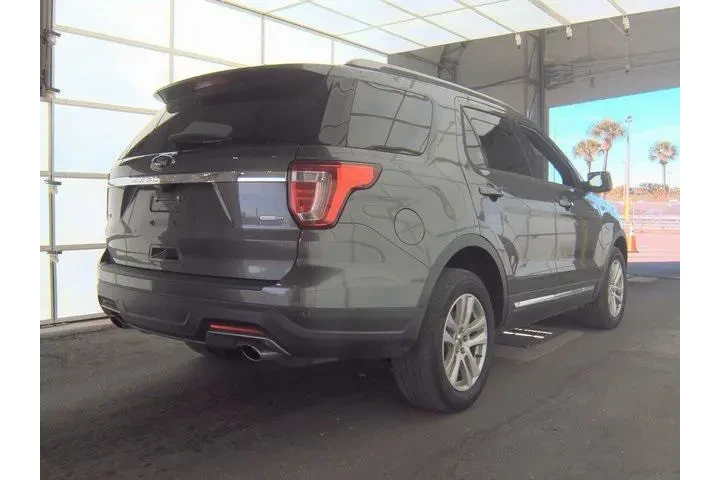 $15700 : Ford Explorer 2018 AWD XLT 4 image 2