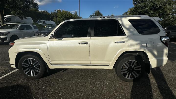 $42400 : PRE-OWNED 2022 TOYOTA 4RUNNER image 5