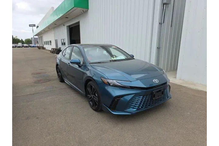 $39900 : Toyota Camry 2026 SE 4dr Sed image 1