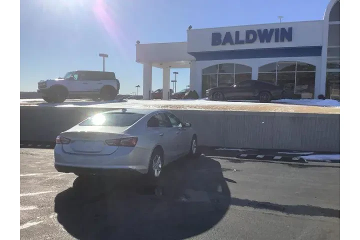 $17300 : Chevrolet Malibu 2022 LT 4dr image 7