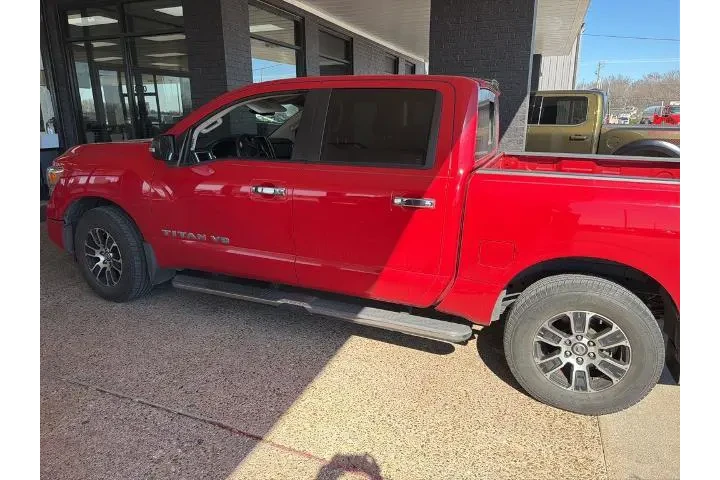 $19942 : Nissan Titan 2020 4x2 SV 4dr image 1