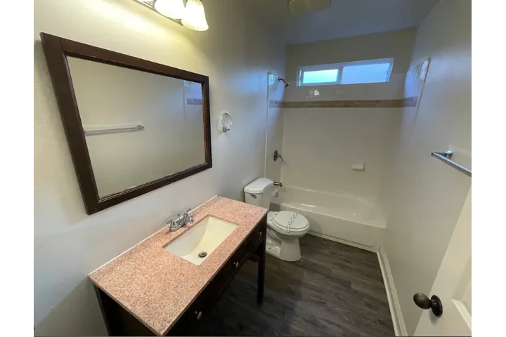 $2575 : 3bed and 2baths available image 10