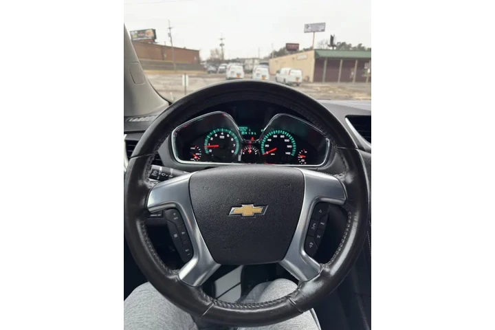 $7750 : 2016 Traverse LT image 9