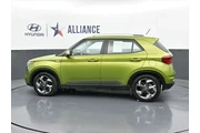 $19998 : Hyundai VENUE 2024 SEL 4dr C thumbnail