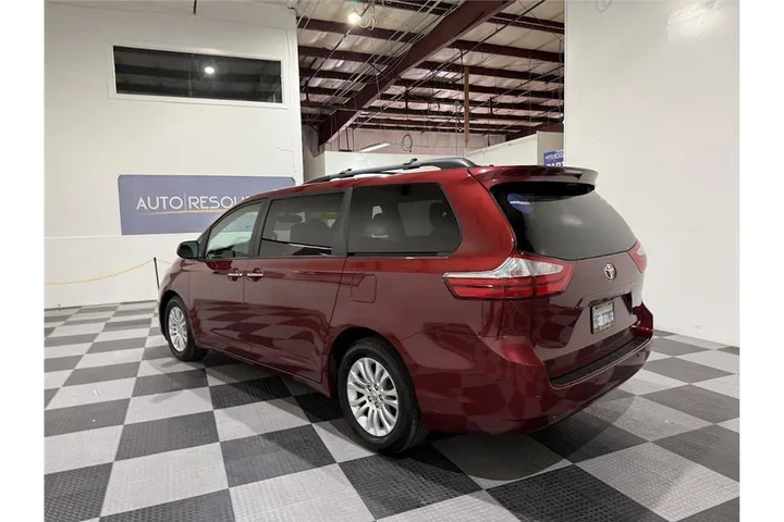 $24929 : Sienna 2017 image 6