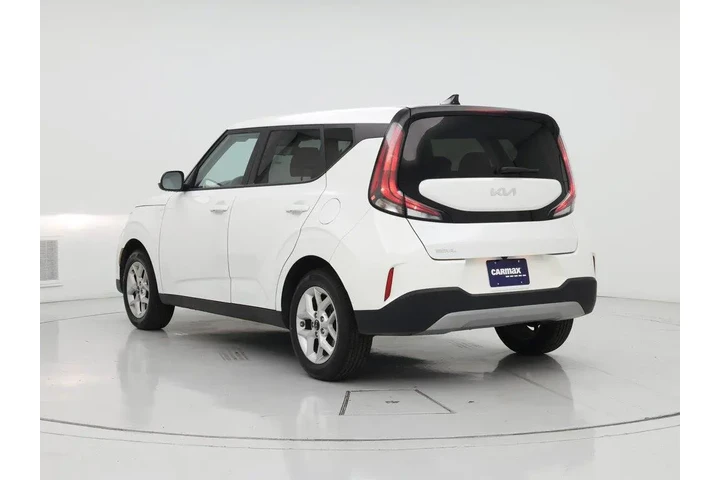 $17998 : Kia Soul 2024 LX 4dr Crossov image 2
