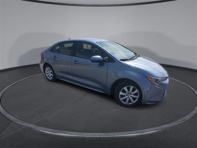 $20000 : PRE-OWNED 2022 TOYOTA COROLLA image 2