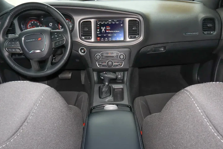 $28587 : 2023 Charger SXT RWD image 10