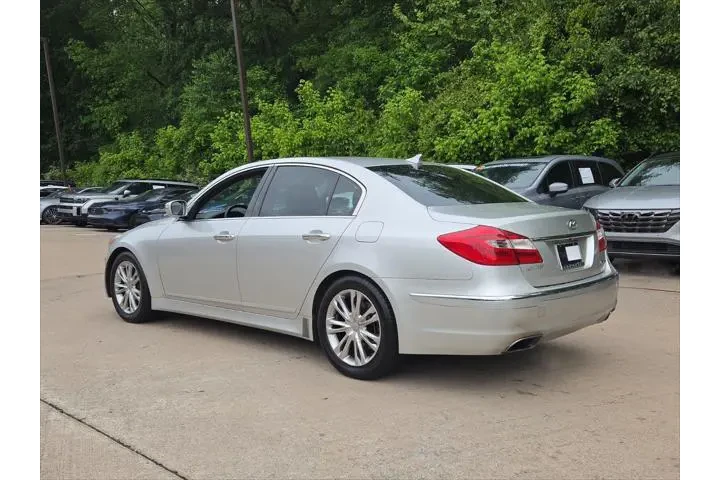 $12500 : Hyundai Genesis 2013 3.8L 4d image 6