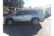 2020 RAV4 LE en Salinas