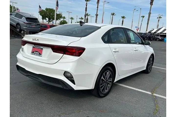 $21995 : Kia Forte 2024 LX 4dr Sedan image 2