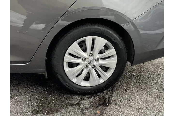 $17950 : Nissan Sentra 2025 S 4dr Sed image 9