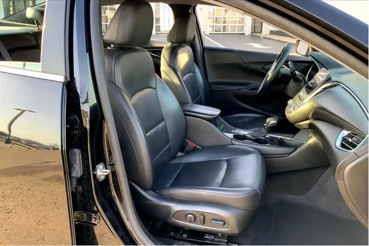 $21677 : Chevrolet Malibu 2024 LT 4dr image 9