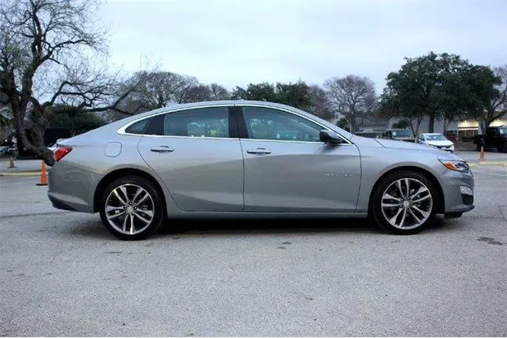 $21028 : Chevrolet Malibu 2024 LT 4dr image 4