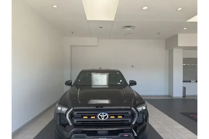 $32696 : Toyota Tacoma 2024 4x2 SR 4d image 3