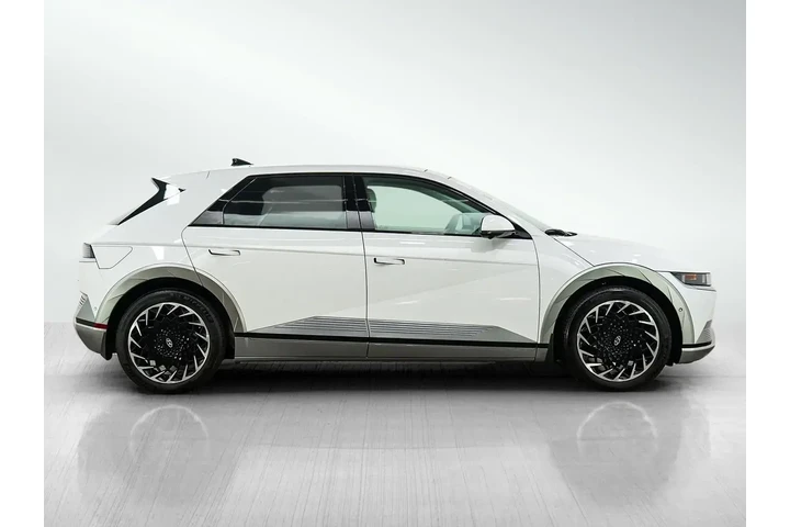 $34998 : Hyundai IONIQ 5 2024 AWD Dis image 6