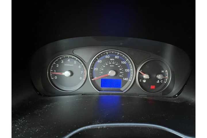 $4800 : Hyundai SantaFe image 1