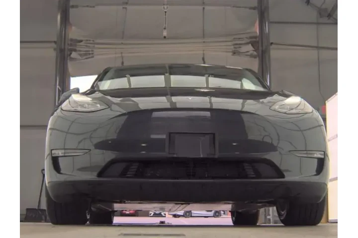 $32493 : Tesla Model Y 2024 AWD Long image 3