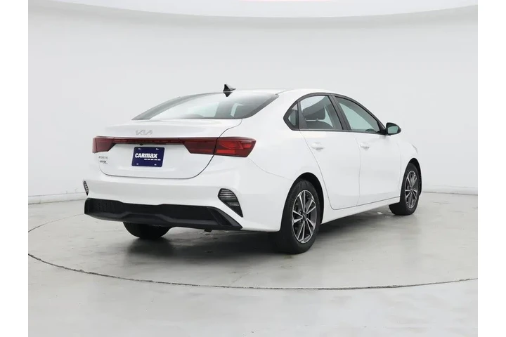 $18998 : Kia Forte 2023 LXS 4dr Sedan image 8