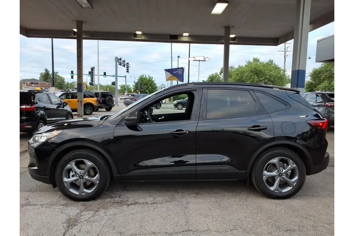 $28941 : Ford Escape 2025 ST-Line 4dr image 6