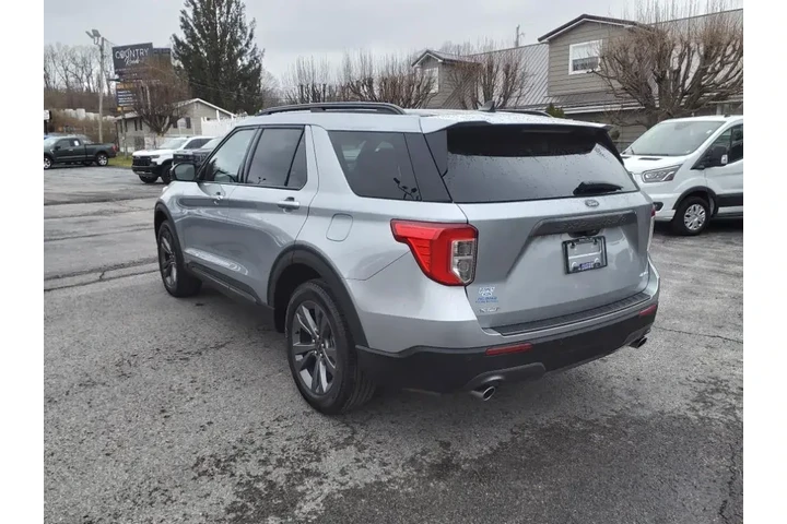 $37990 : Ford Explorer 2024 AWD XLT 4 image 3